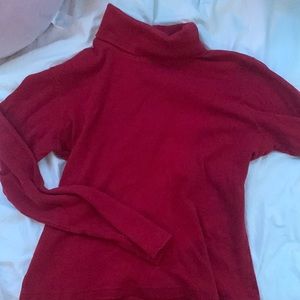 red cropped turtleneck !